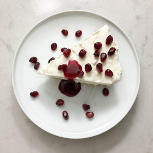 No Bake Greek Yogurt Cheesecake with Pomegranate | www.alldayieat.com