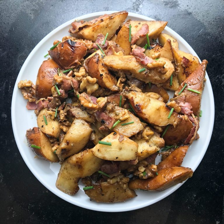 Savory Bosc Pears with Bacon, Walnuts, and White Wine Vinaigrette | www.alldayieat.com