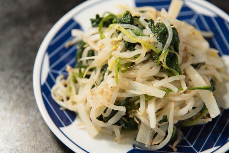 Daikon Salad with Bean Sprouts and Spinach Easy and Healthy! 😋 all