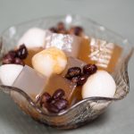Japanese dessert Anmitsu with hojicha and kamairicha kanten side