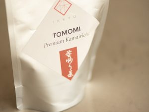 Japanese dessert Anmitsu with hojicha and kamairicha kanten (ikkyu tea)