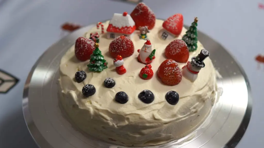 japanese christmas cake on cake turner