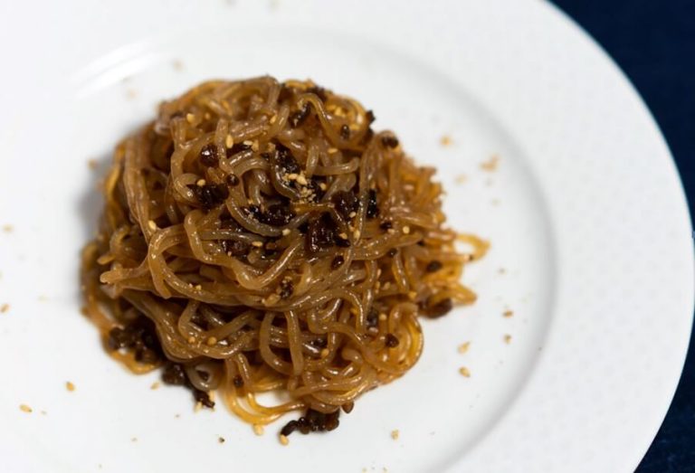 shirataki stir fry with soy sauce and wood ear mushrooms