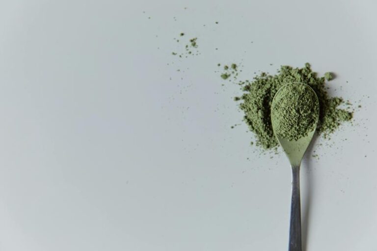 how to dissolve matcha powder